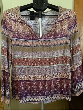 crosby. Boho Paisley Striped V-Neck Blouse in Purple, Tan and Cream -M- #89